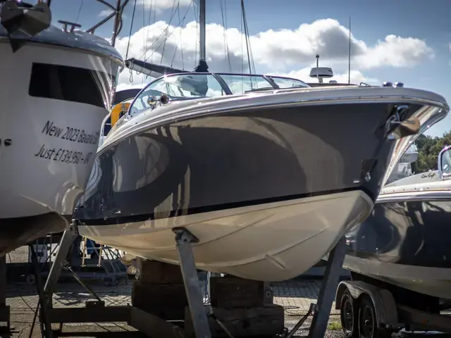 Chris Craft 28 Launch Gt