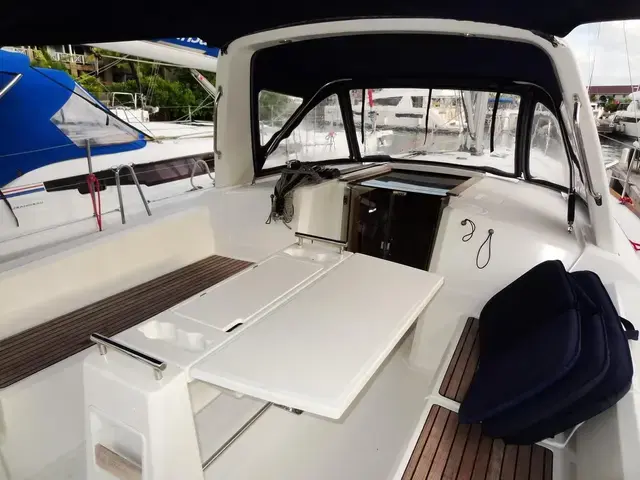 Beneteau Oceanis 38