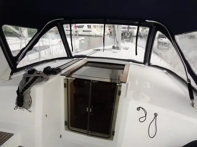 Beneteau Oceanis 38