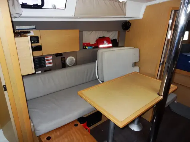 Beneteau Oceanis 38