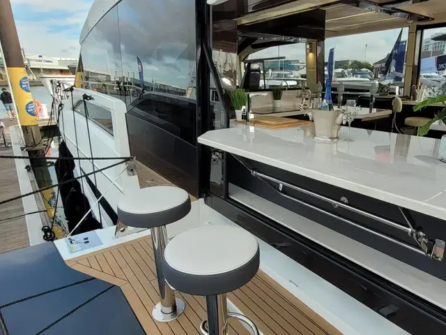 Galeon 640 Fly