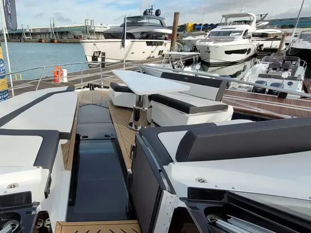 Galeon 640 Fly