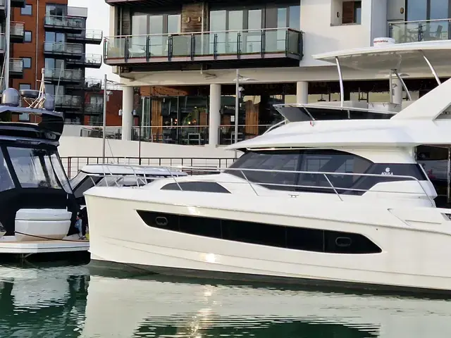 Aquila 44 Yacht