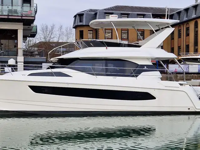 Aquila 44