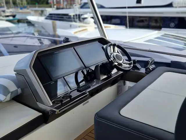 Galeon 640 Fly