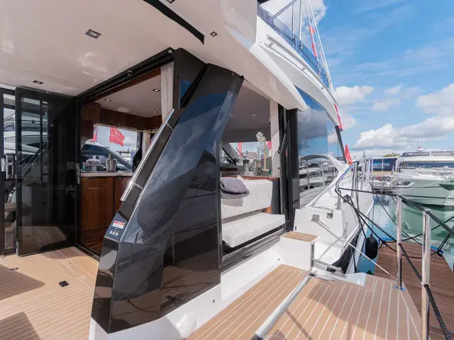 Galeon 460 Fly