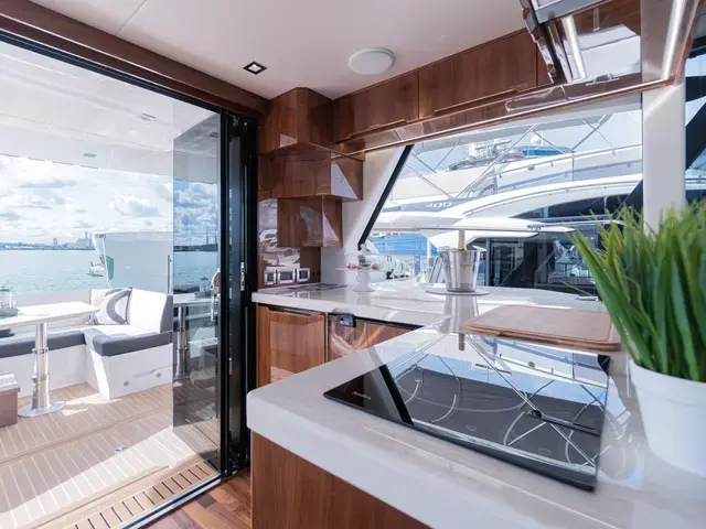 Galeon 460 Fly