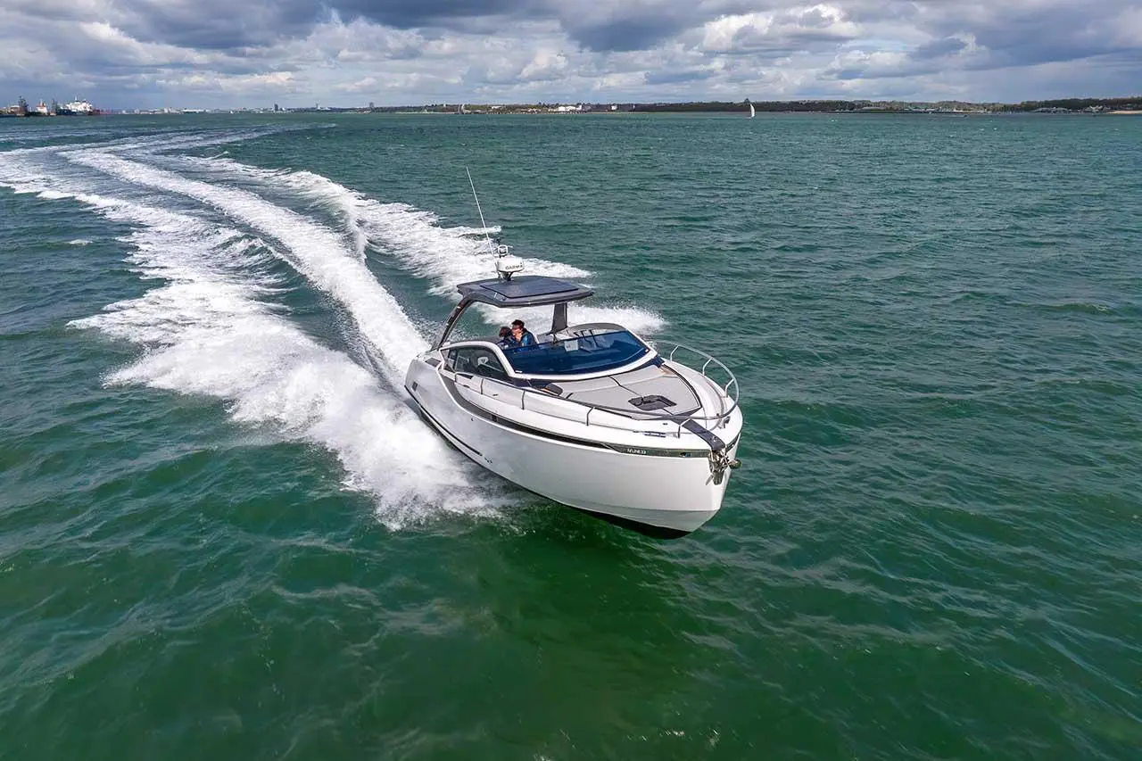 2024 Fairline f line 33