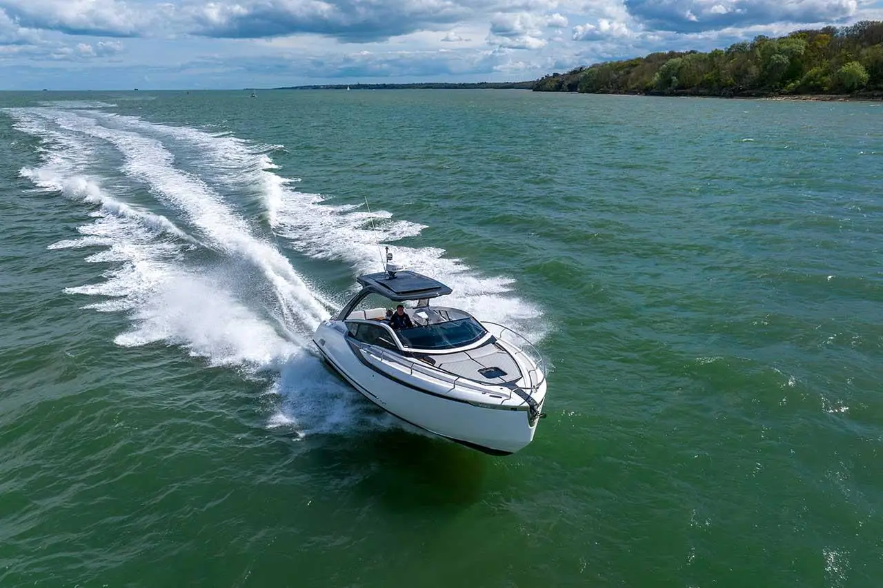 2024 Fairline f line 33