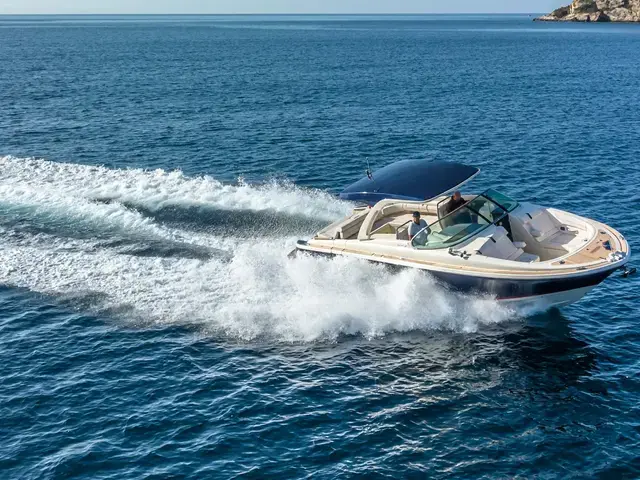 Chris Craft 35 Launch Gt