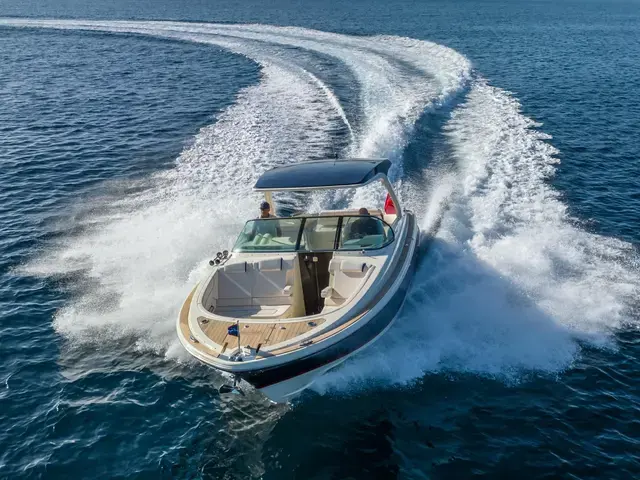 Chris Craft 35 Launch Gt