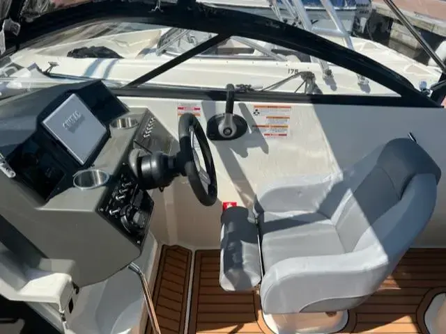 Bayliner Vr5