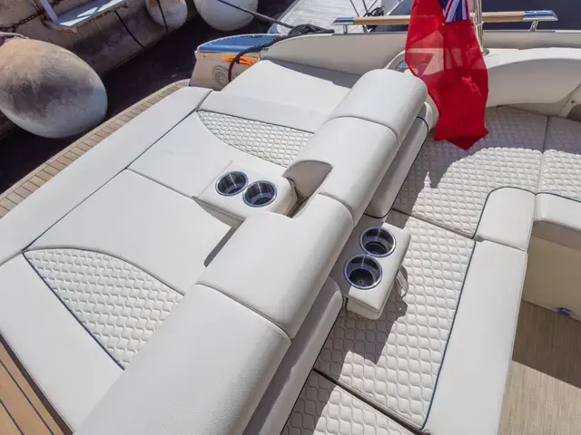 Chris Craft 35 Launch Gt