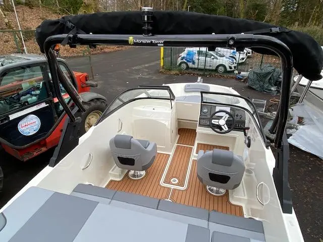 2023 Bayliner vr4