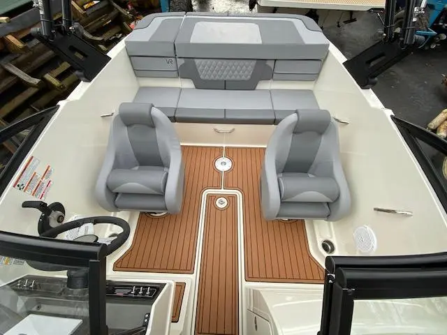 2023 Bayliner vr4