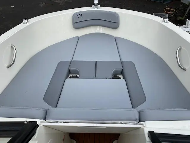 2023 Bayliner vr4