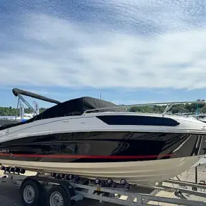 2024 Bayliner VR5 Cuddy