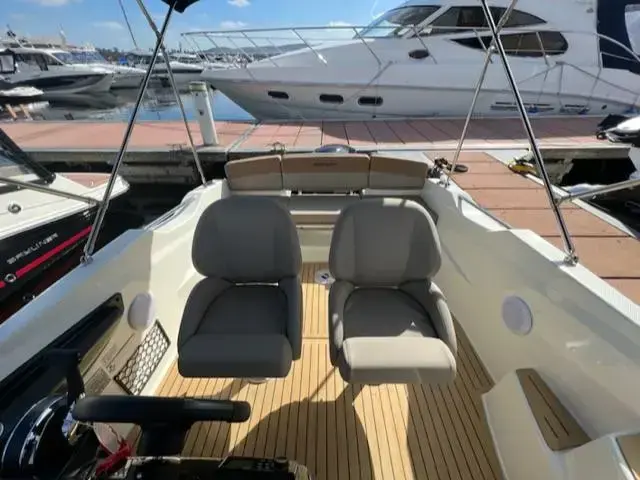 Quicksilver 555 CABIN