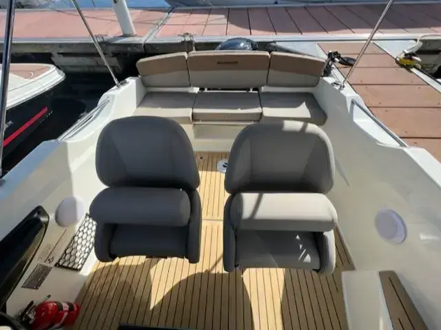 Quicksilver 555 CABIN