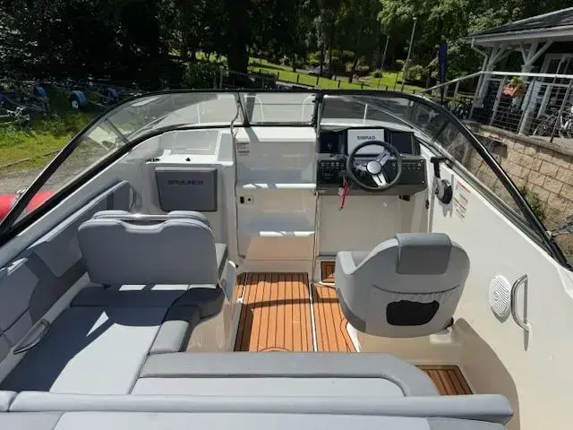 Bayliner Vr5