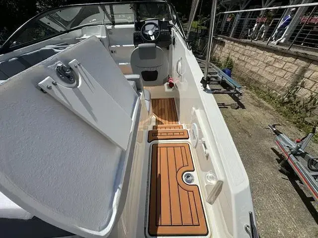 Bayliner Vr5