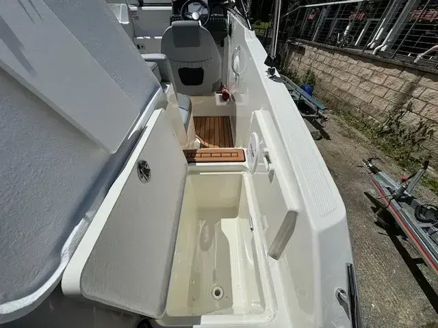 Bayliner Vr5