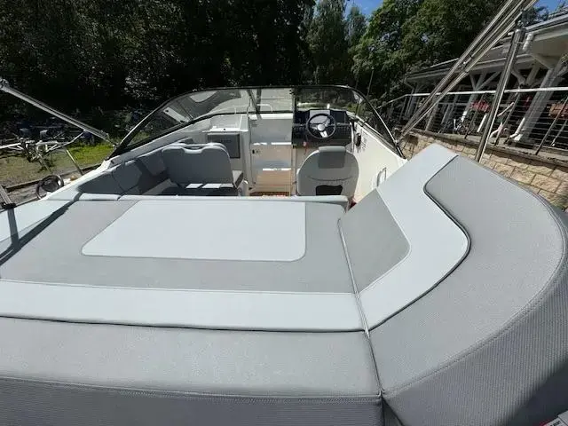 Bayliner Vr5