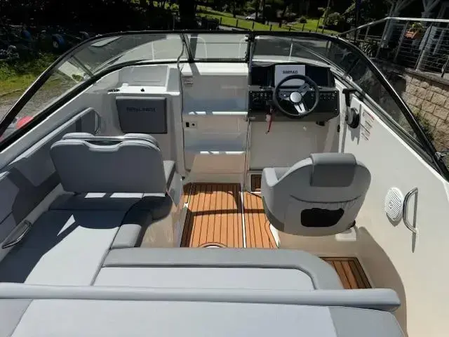 Bayliner Vr5