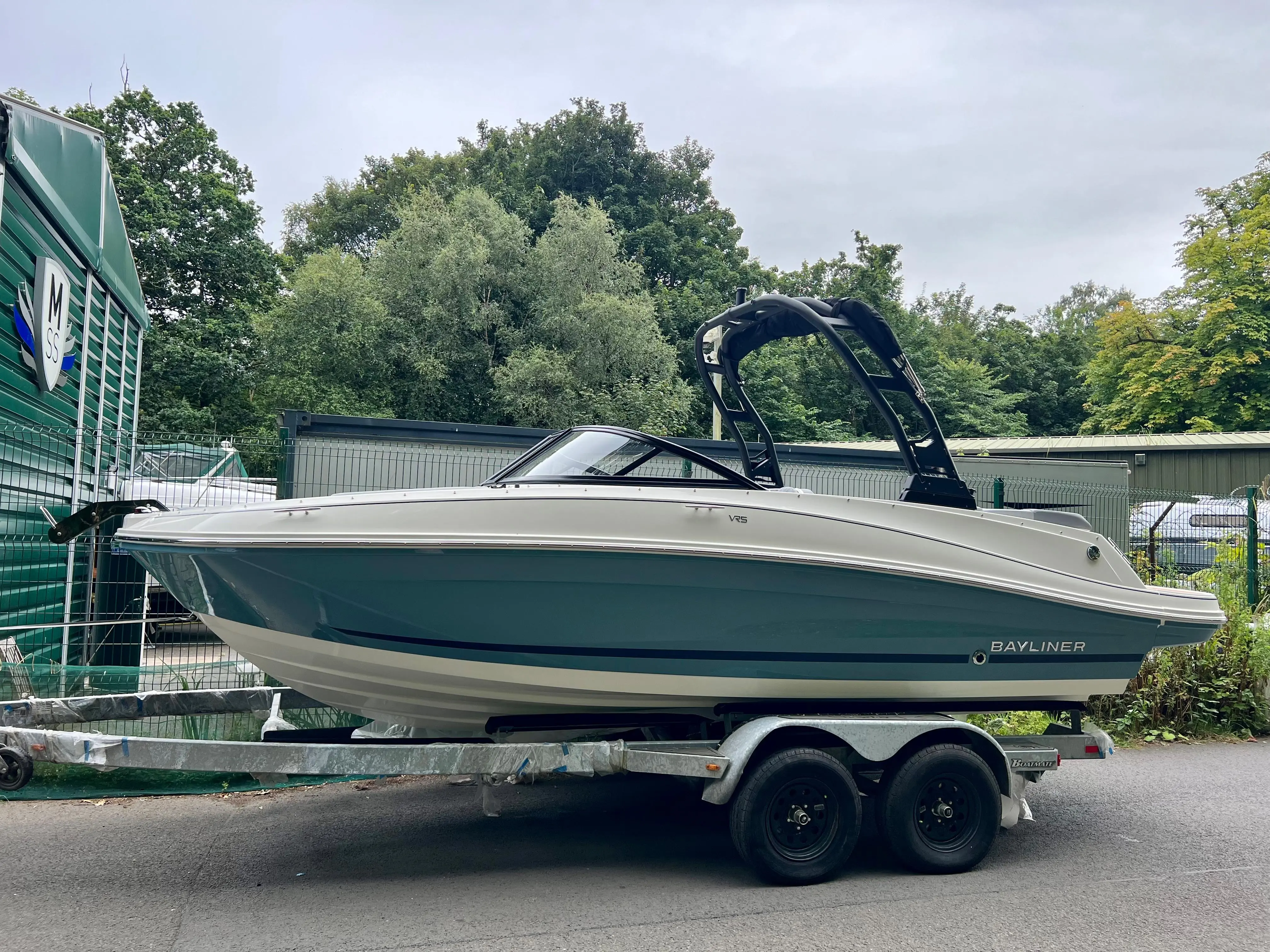 2024 Bayliner vr5 bowrider