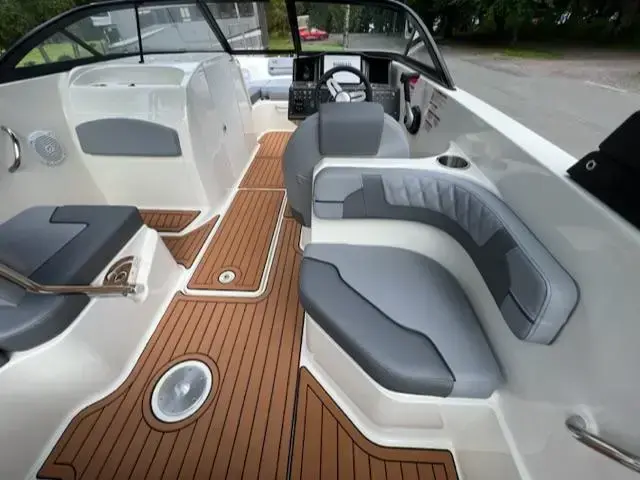 Bayliner Vr6