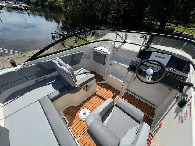 Bayliner Vr5