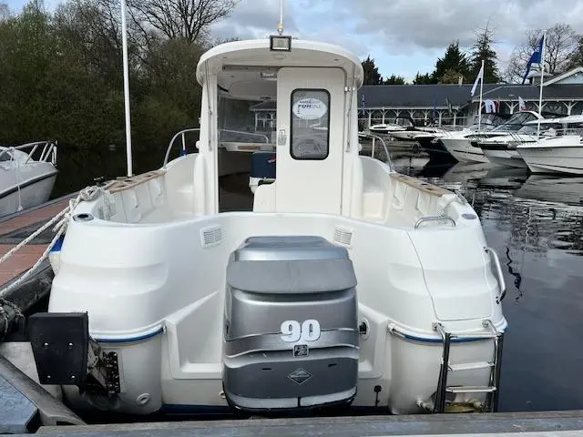 2006 Quicksilver 640 pilothouse