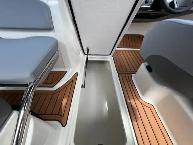 Bayliner Vr6