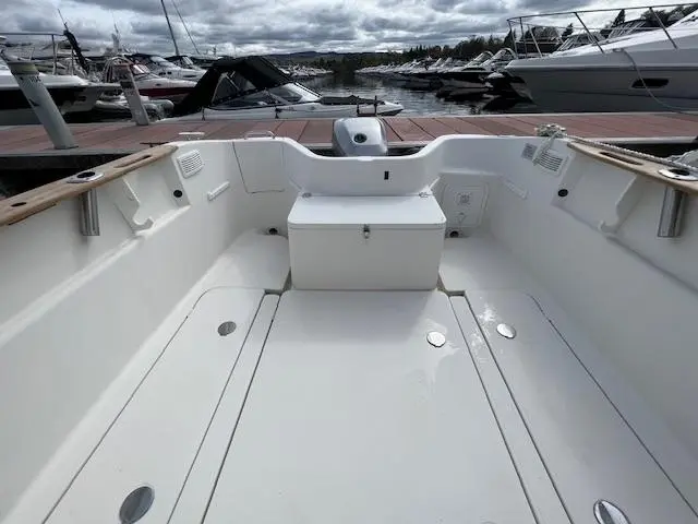 2006 Quicksilver 640 pilothouse