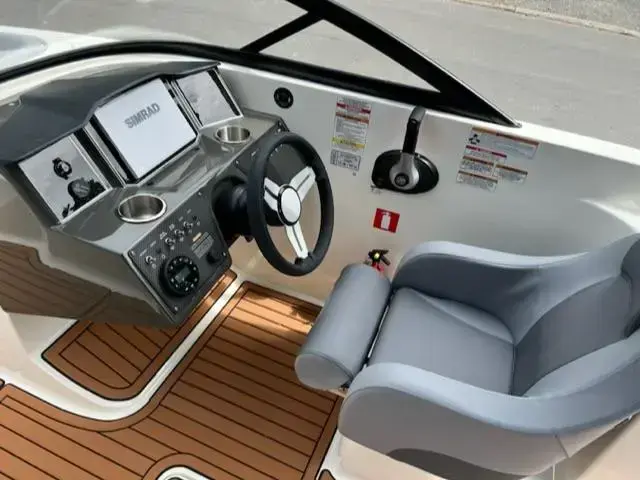 Bayliner Vr6