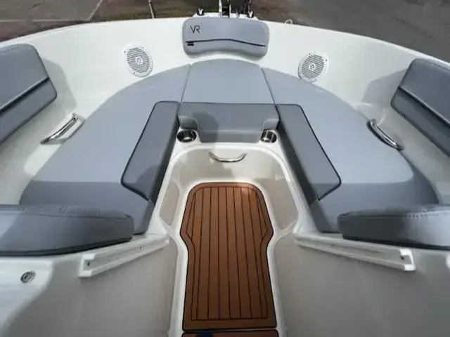 Bayliner Vr6