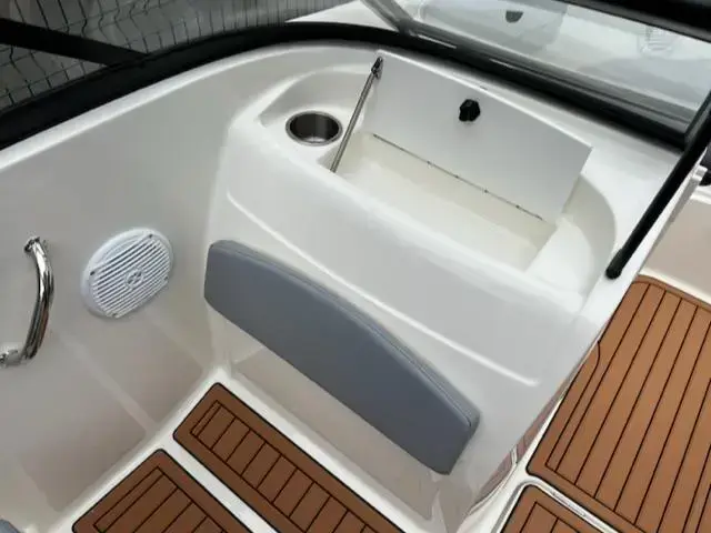 Bayliner Vr5