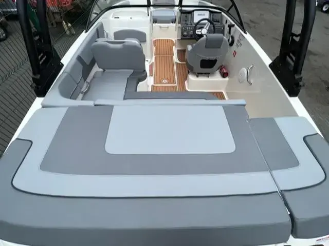 Bayliner Vr5