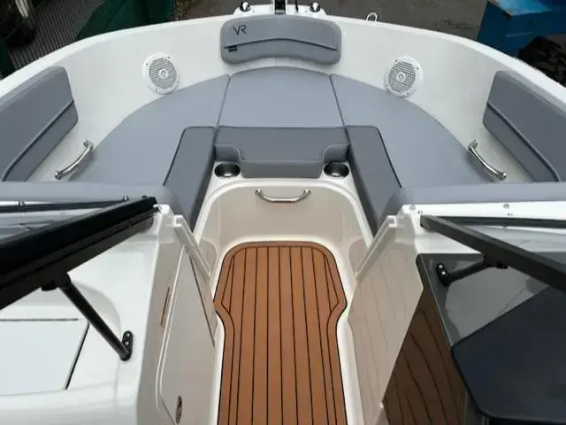 Bayliner Vr5