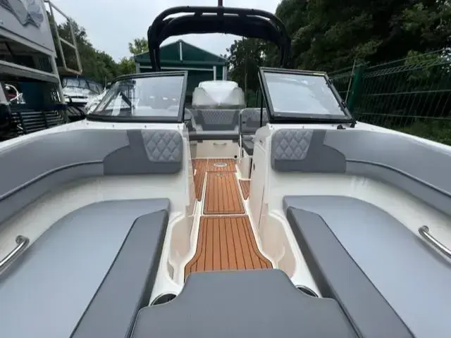 Bayliner Vr5