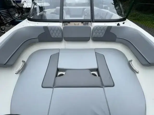 Bayliner Vr5