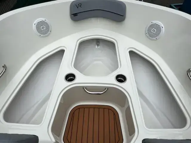 Bayliner Vr5