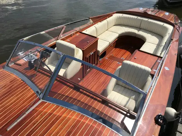 Royal Craft Dolvik 32 Runabout