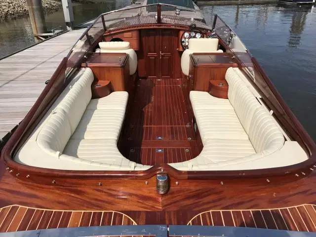 Royal Craft Dolvik 32 Runabout