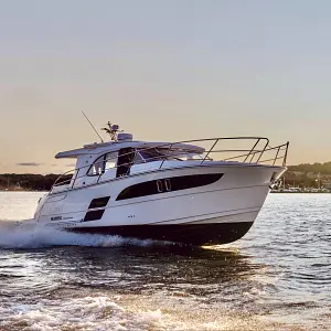 2024 Marex Boats 330 Scandinava