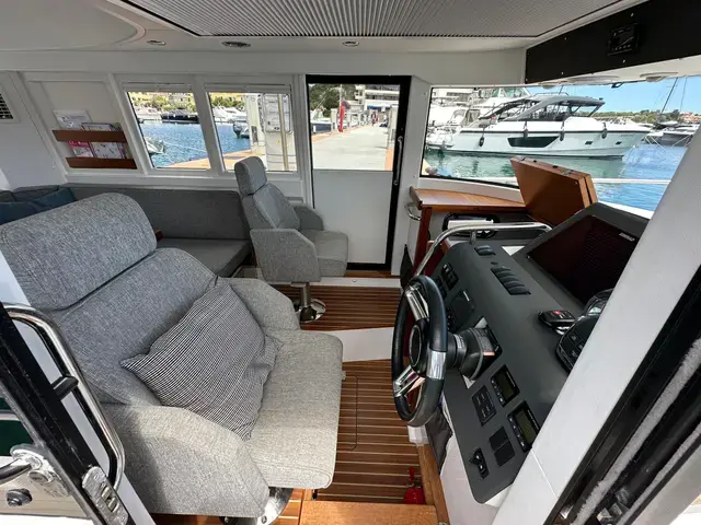 Paragon 31 Cabin