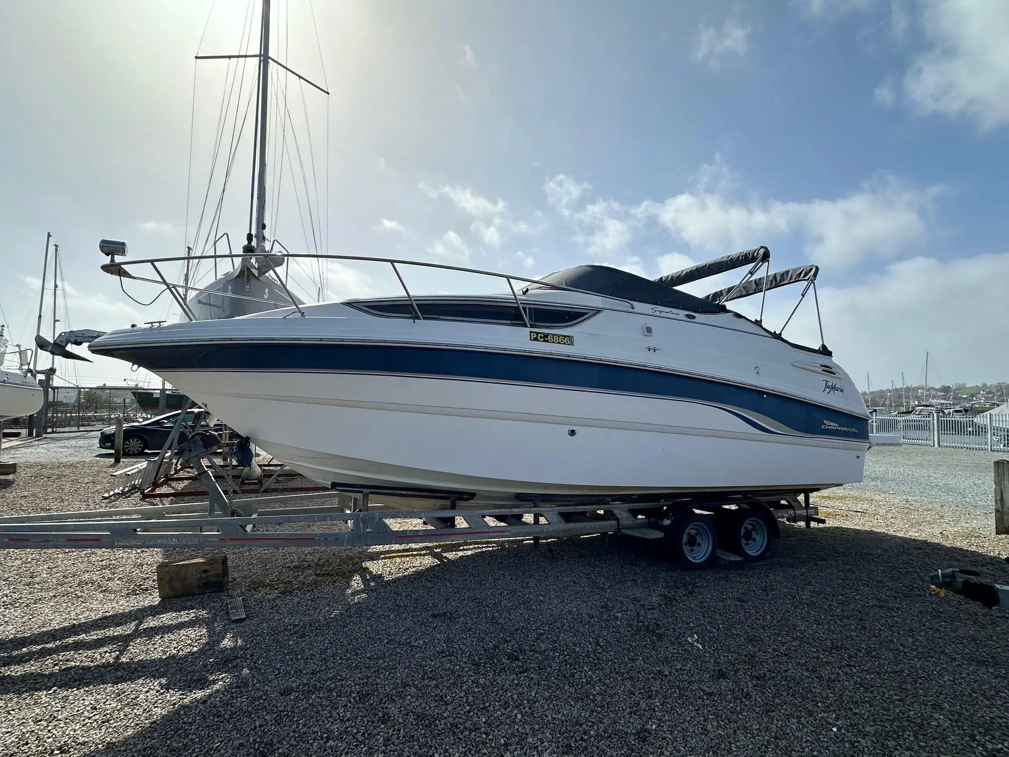 2001 Chaparral 260 signature