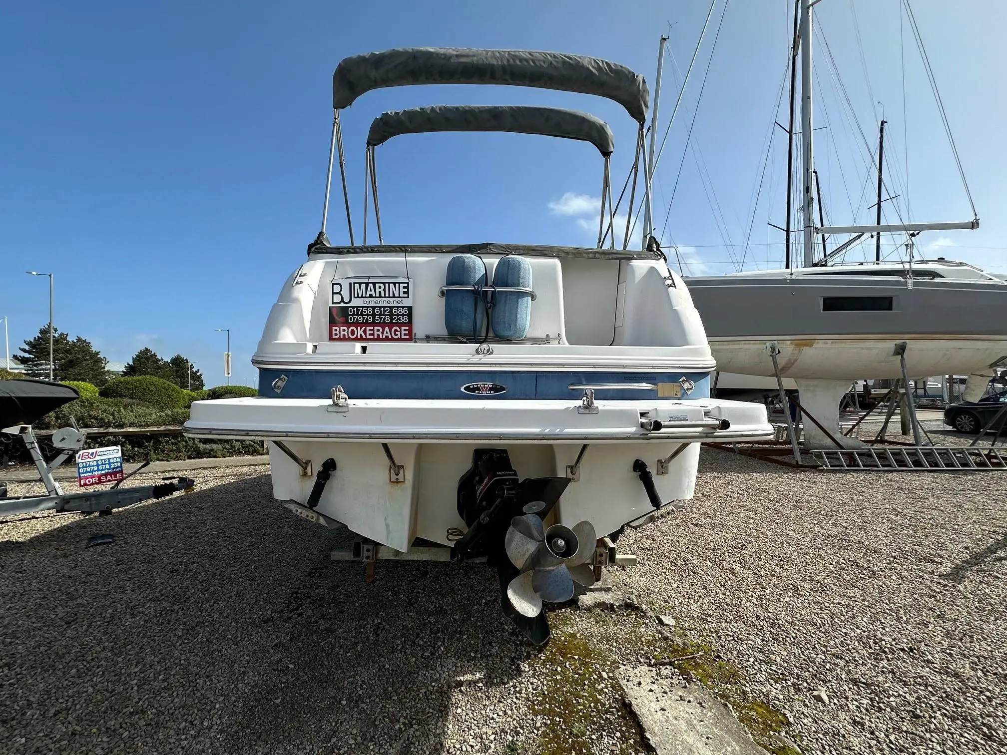 2001 Chaparral 260 signature