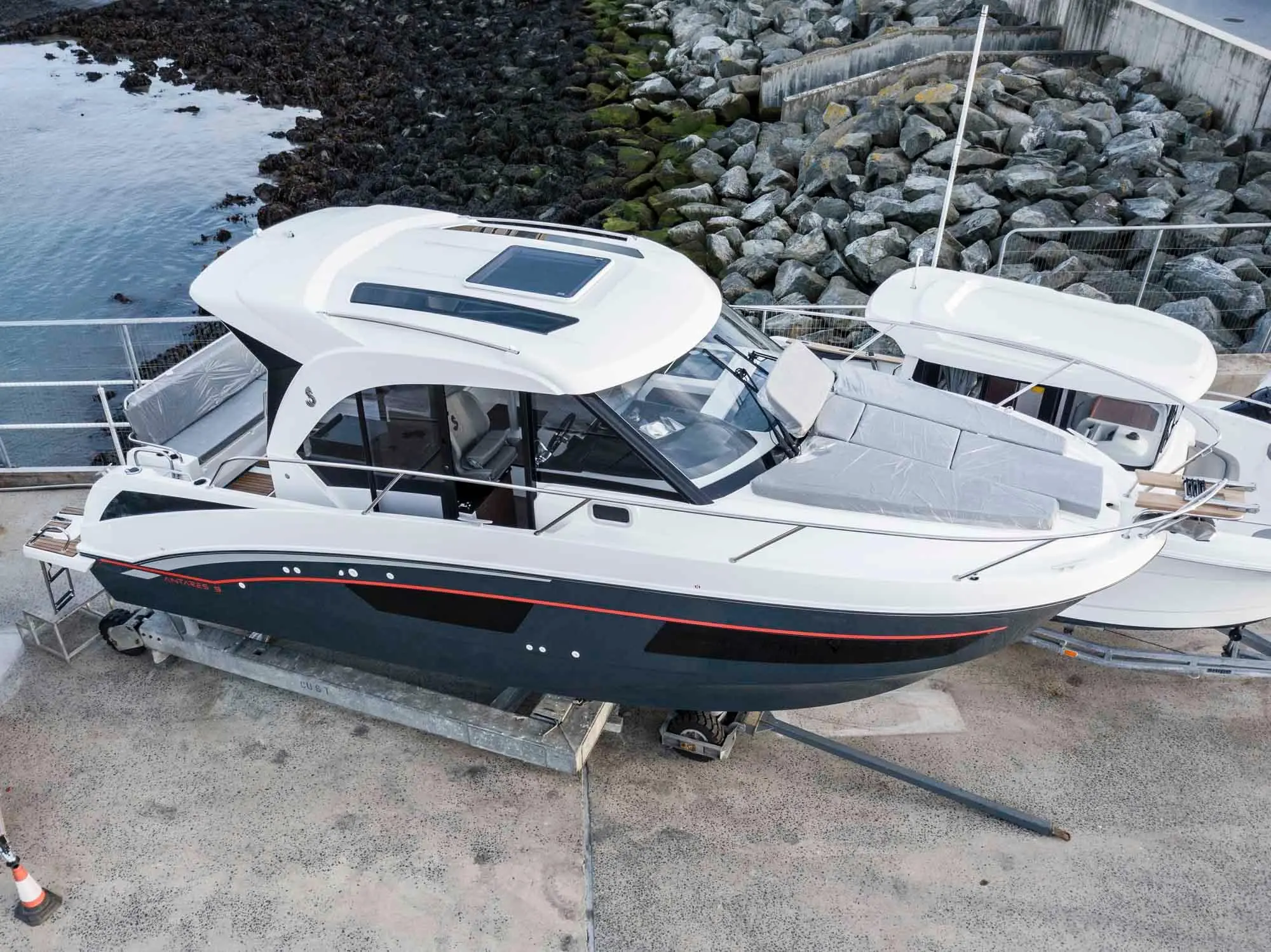 2019 Beneteau antares 9