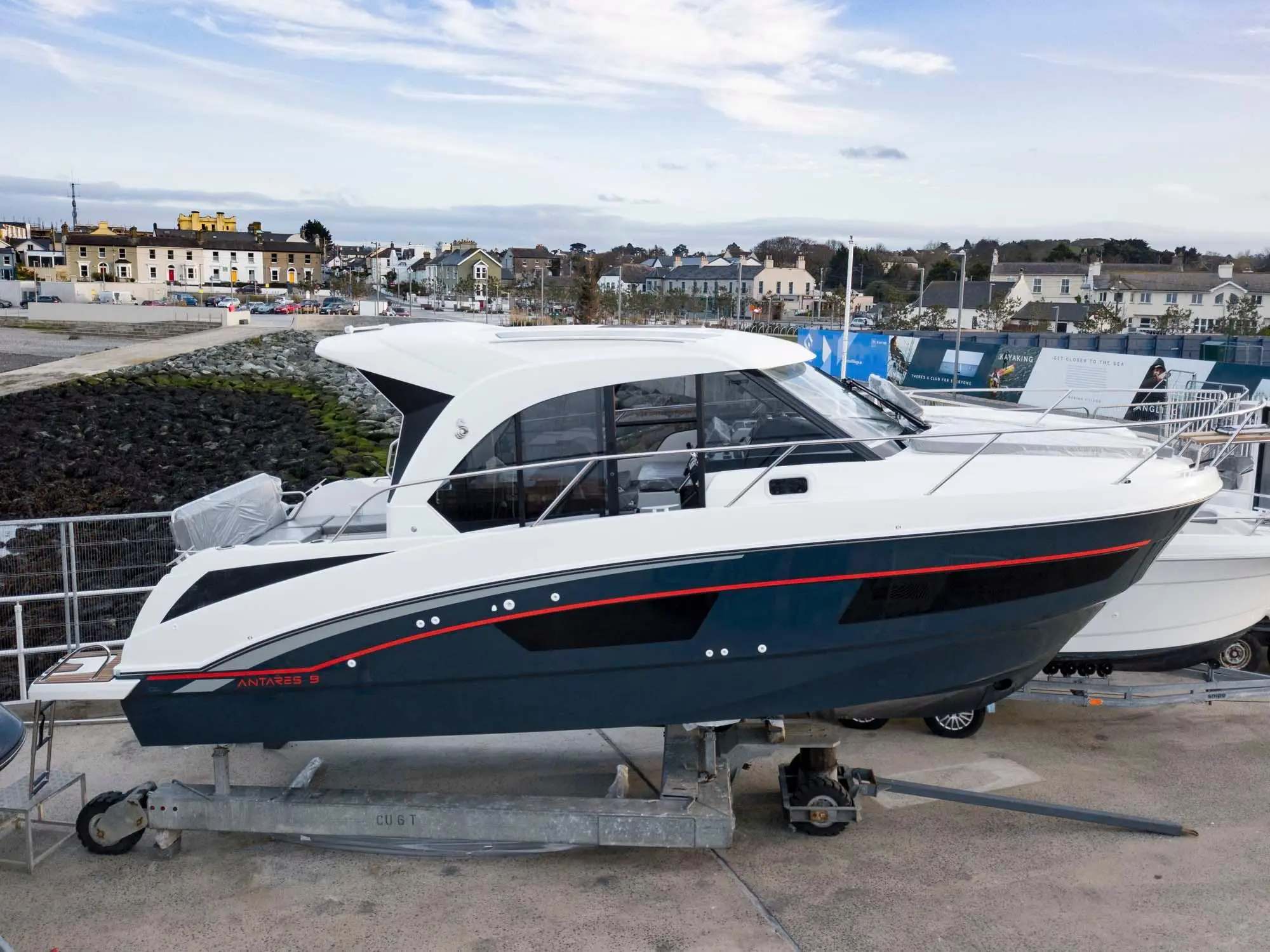 2019 Beneteau antares 9